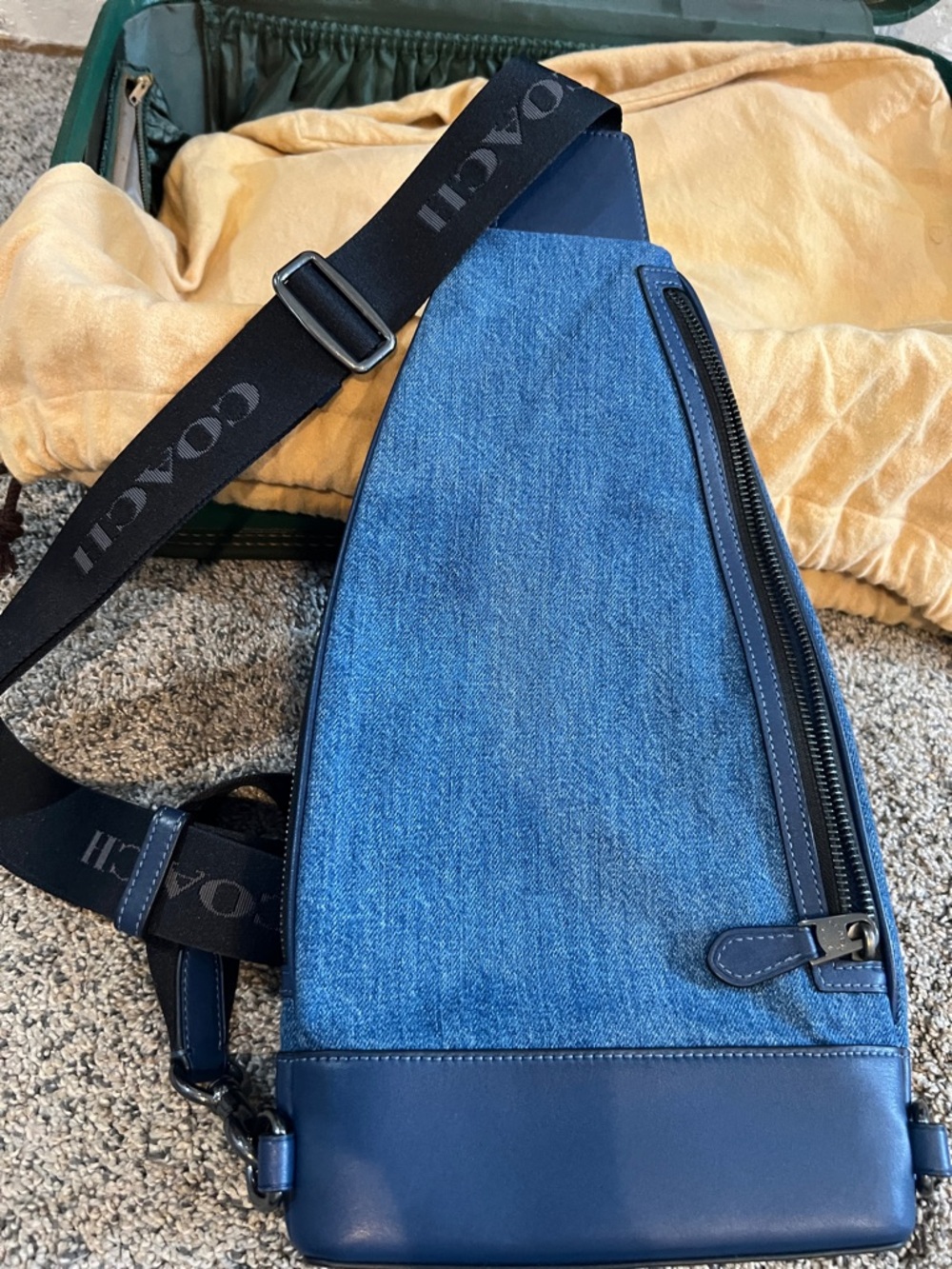 RARE Coach Purse (Crossbody Bag). Denim and Navy Leather Sling Belt Bag - Picture 4 of 14